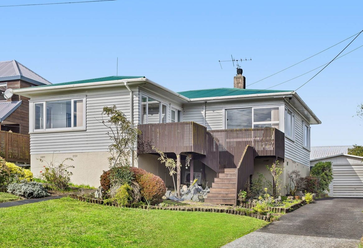 18 Pax Avenue, Forrest Hill, Auckland - Carousel 1