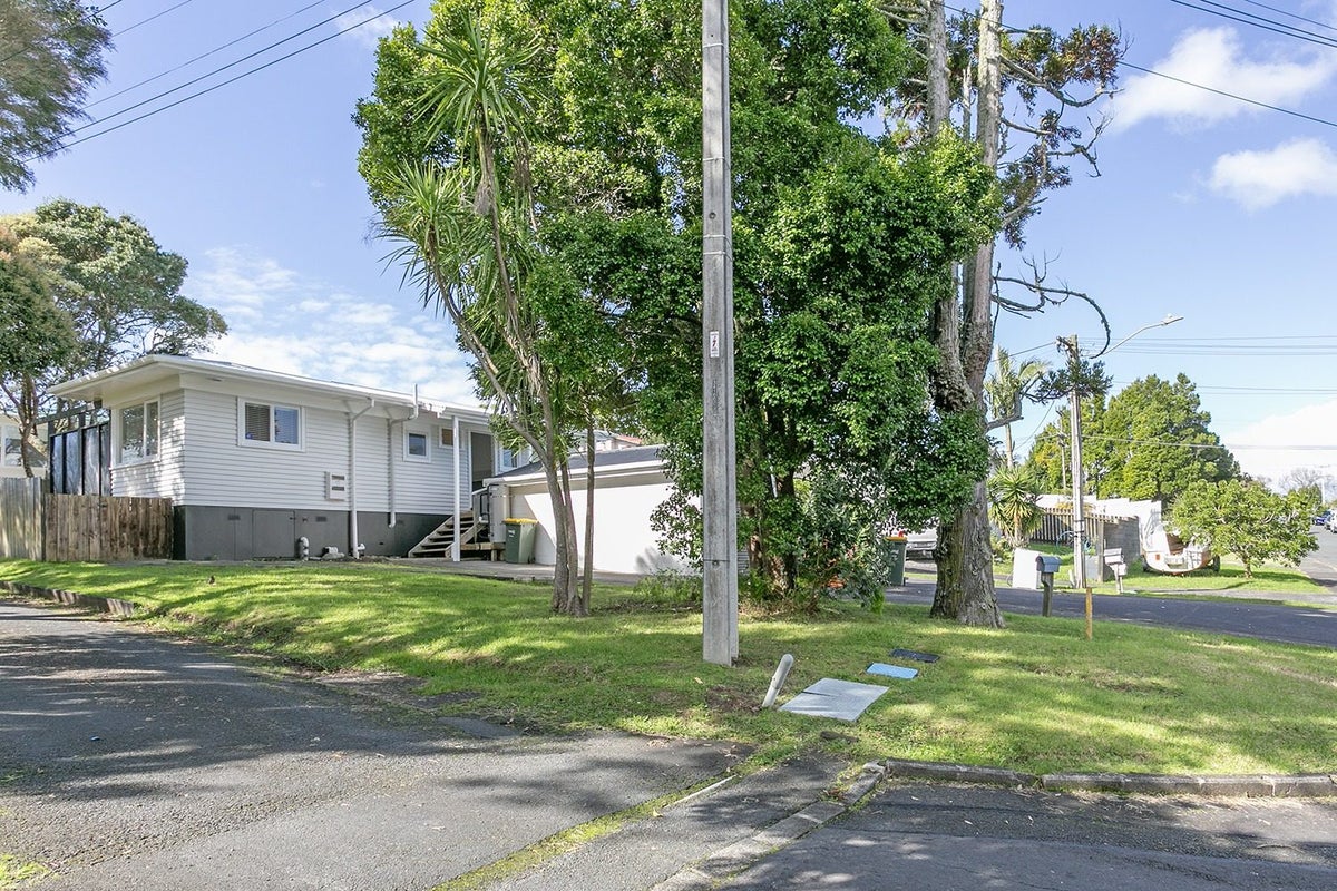 147 Lancaster Road, Beach Haven, Auckland - Carousel 2