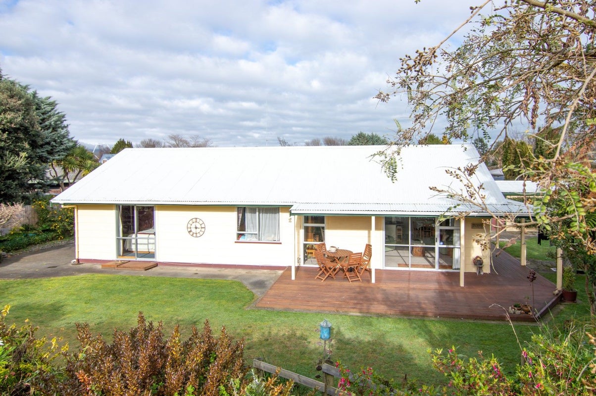 2 Paul Place, Awapuni, Palmerston North - Carousel 1