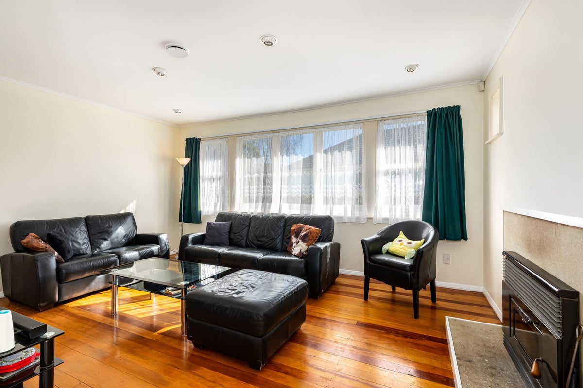 16 Byron Street, Trentham, Upper Hutt - Carousel 2