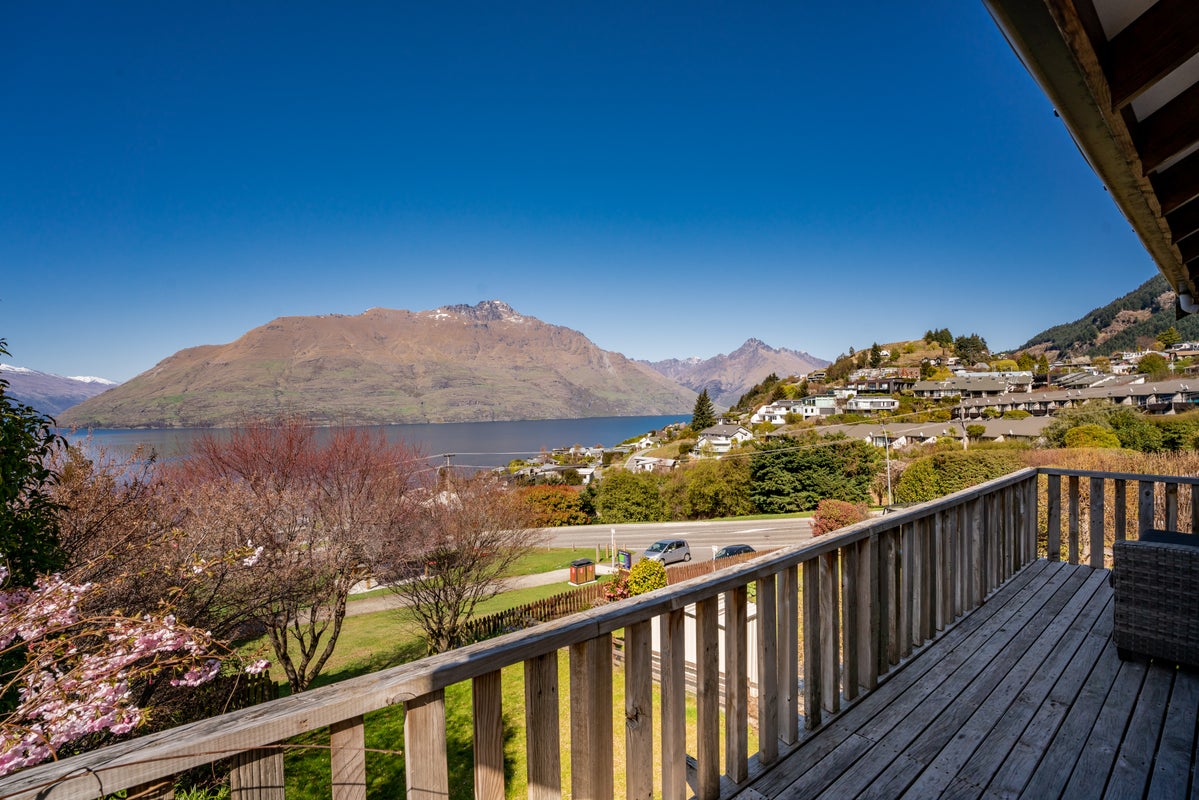 17B Cameron Place, Fernhill, Queenstown - Carousel 2