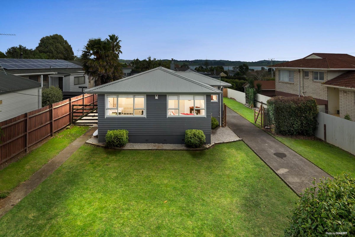 487 Glenbrook Beach Road, Waiuku - Carousel 1