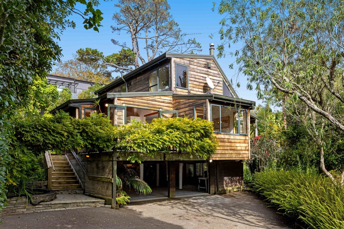 2/234 Beach Road, Campbells Bay, Auckland - Carousel 1