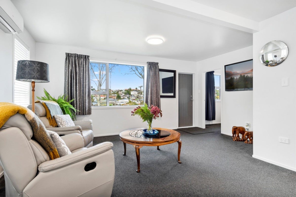 2/24 Kingswood Road, Brookfield, Tauranga - Carousel 2