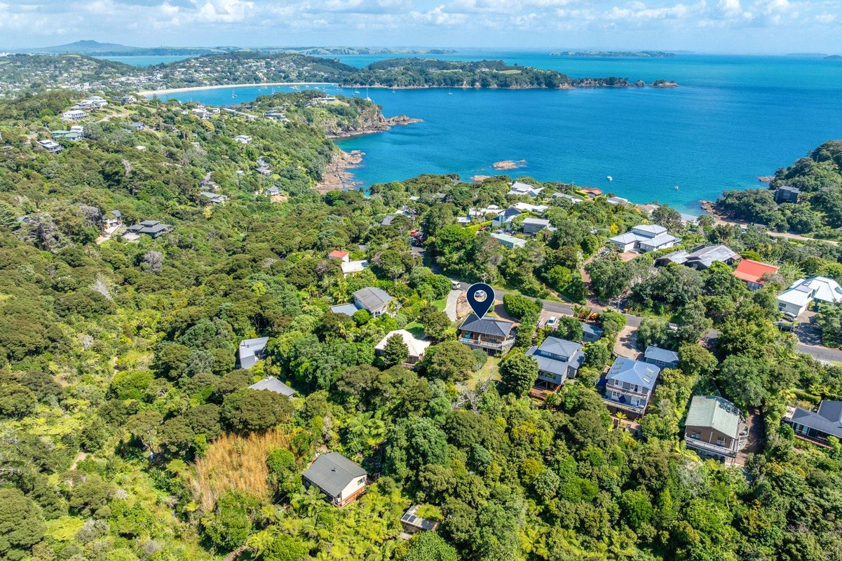 30 Coromandel Road, Oneroa, Waiheke Island - Carousel 2
