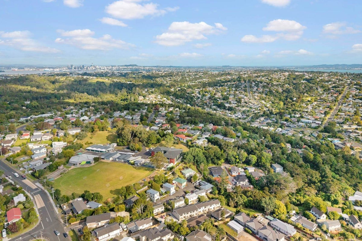 74 Seaview Road, Glenfield, Auckland - Carousel 26