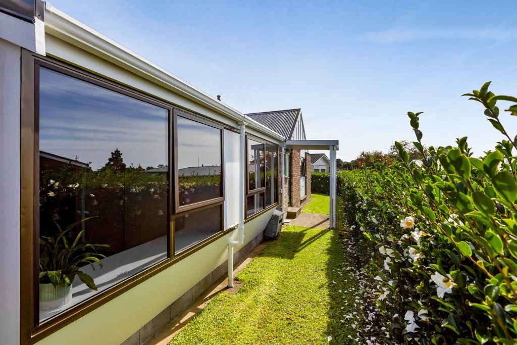15 Poplar Grove, Whalers Gate, New Plymouth - Carousel 36