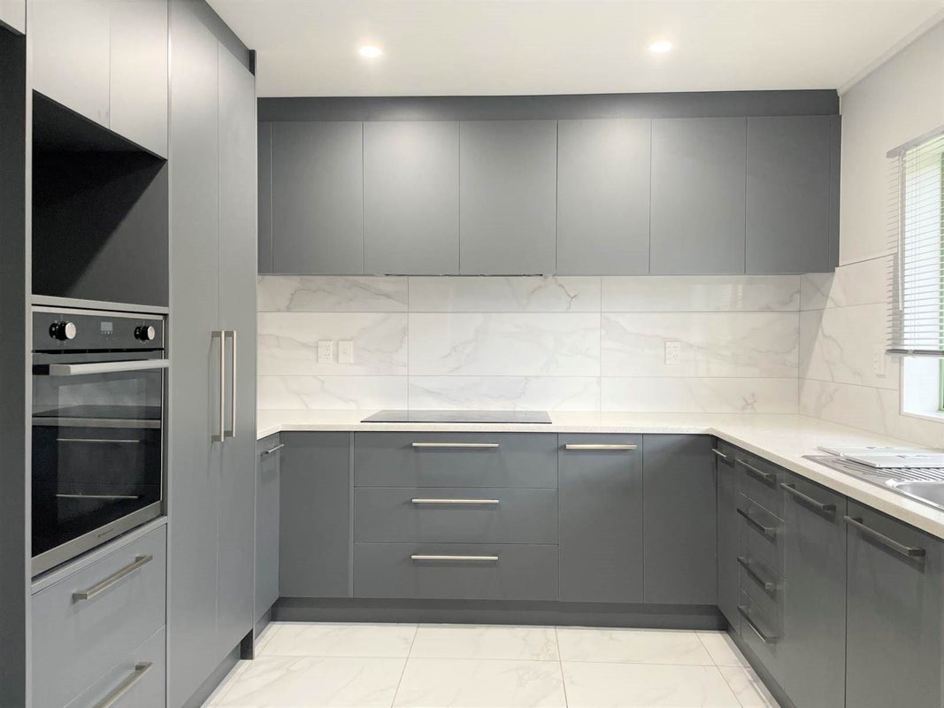 5 Davern Lane, New Lynn, Auckland - Carousel 1
