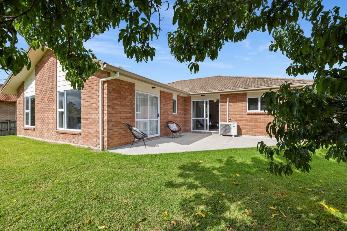 45 Merlot Drive, Pyes Pa, Tauranga - Carousel 1