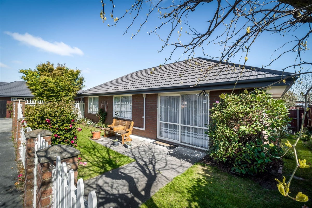 2/76 Gilberthorpes Road, Hei Hei, Christchurch - Carousel 2