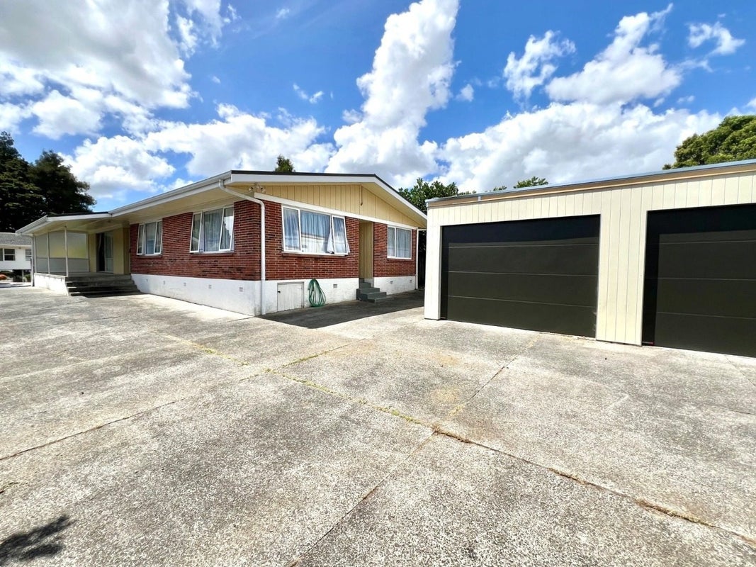 10 Kahurangi Place, Hillpark, Auckland - Carousel 2