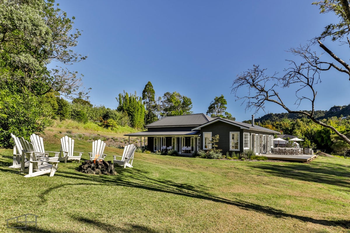 813 West Coast Road, Oratia, Waitakere City, Auckland - Carousel 2