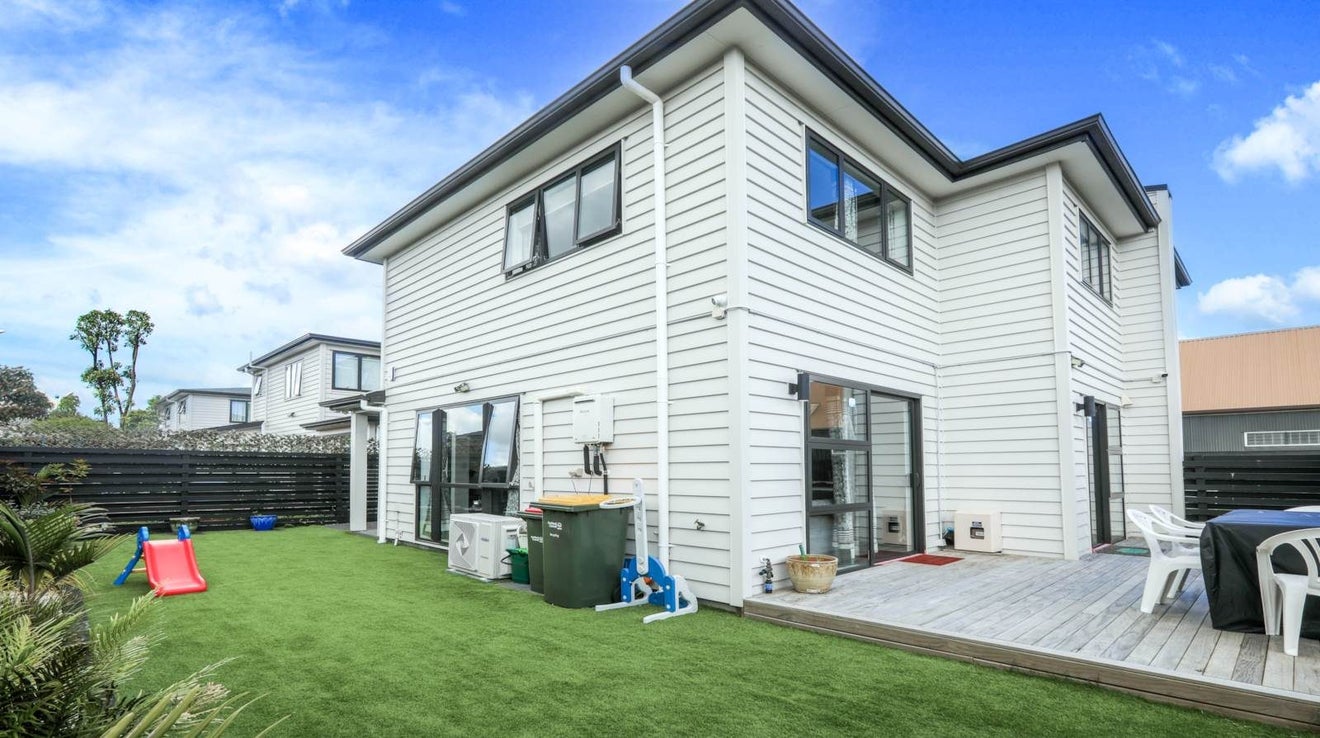 16 Rosarina LANE, Takanini, Auckland - Carousel 1