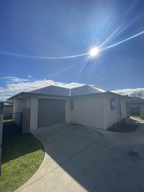 17 Slim Street, Bader, Hamilton - Carousel 1