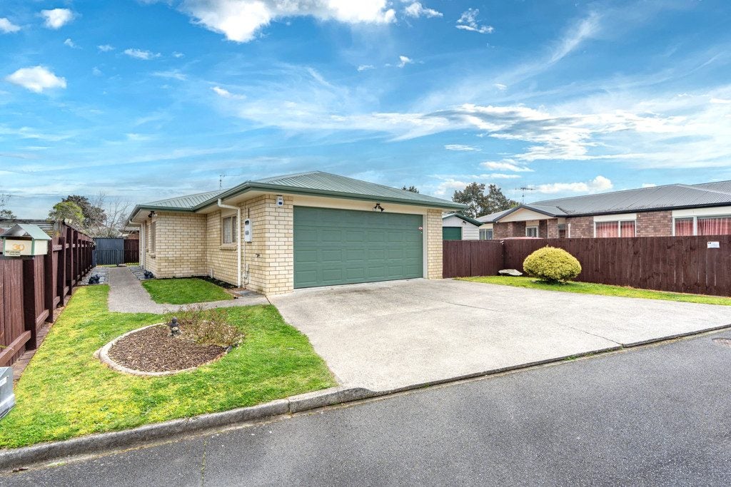 30 Catalina Drive, Melville, Hamilton, Waikato - Carousel 1