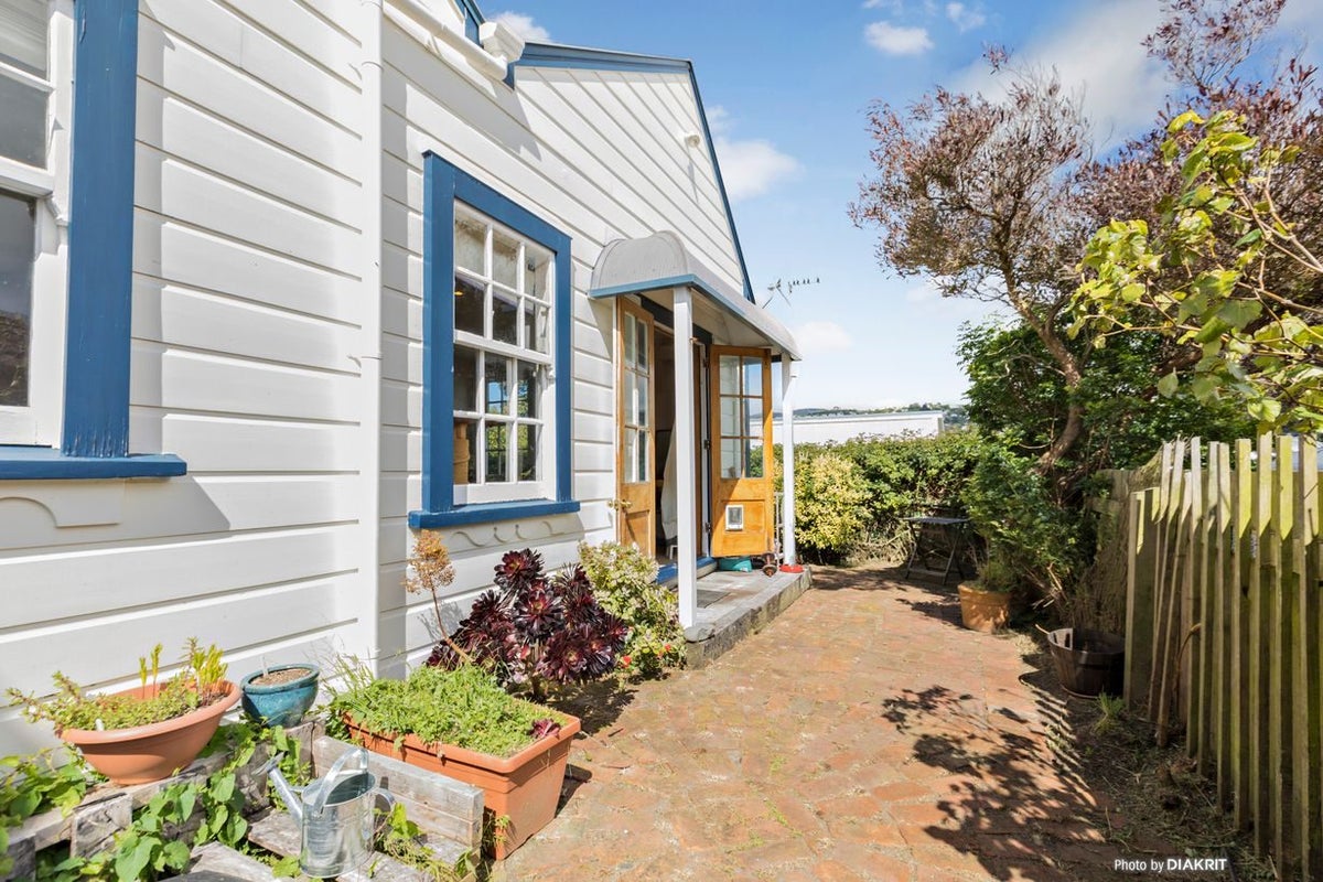 15 Herald Terrace, Berhampore, Wellington - Carousel 2
