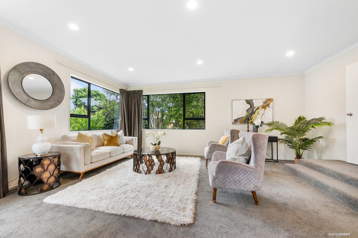 12 Luckens Road, West Harbour, Auckland - Carousel 2