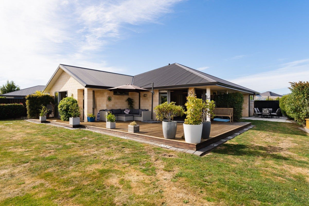 8 Silver Springs BVD, Mosgiel, MOSGIEL - Carousel 1