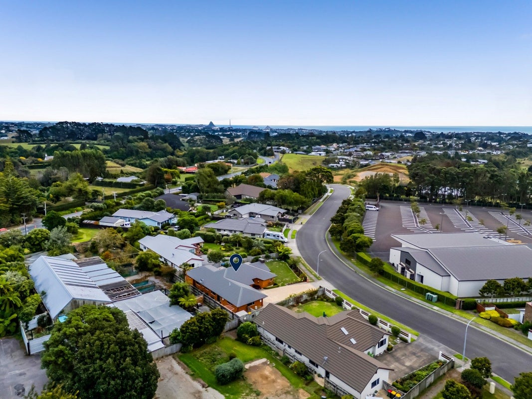 7 Portland Drive, Highlands Park, New Plymouth - Carousel 31