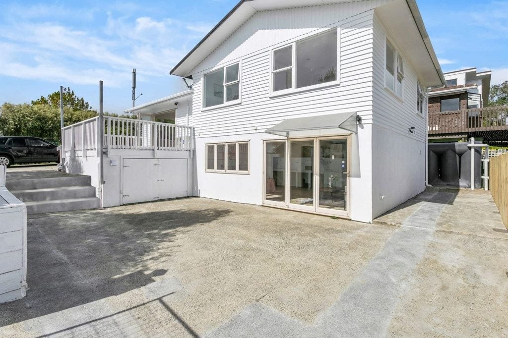 4202 Great North Road, Glendene, Auckland - Carousel 1