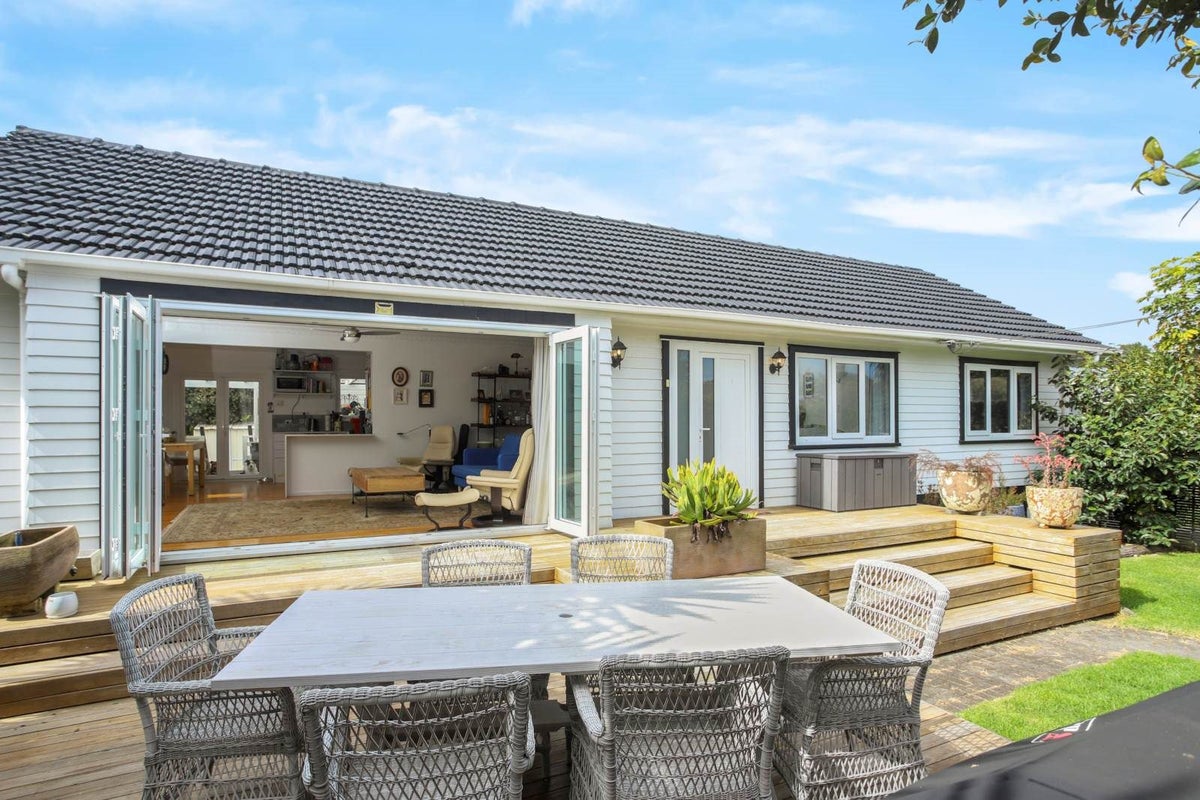9 Esperance Road, Glendowie, Auckland - Carousel 2