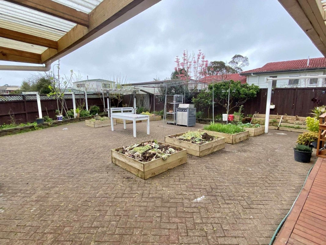 17 Palmcrest Grove, Highland Park, Auckland - Carousel 10