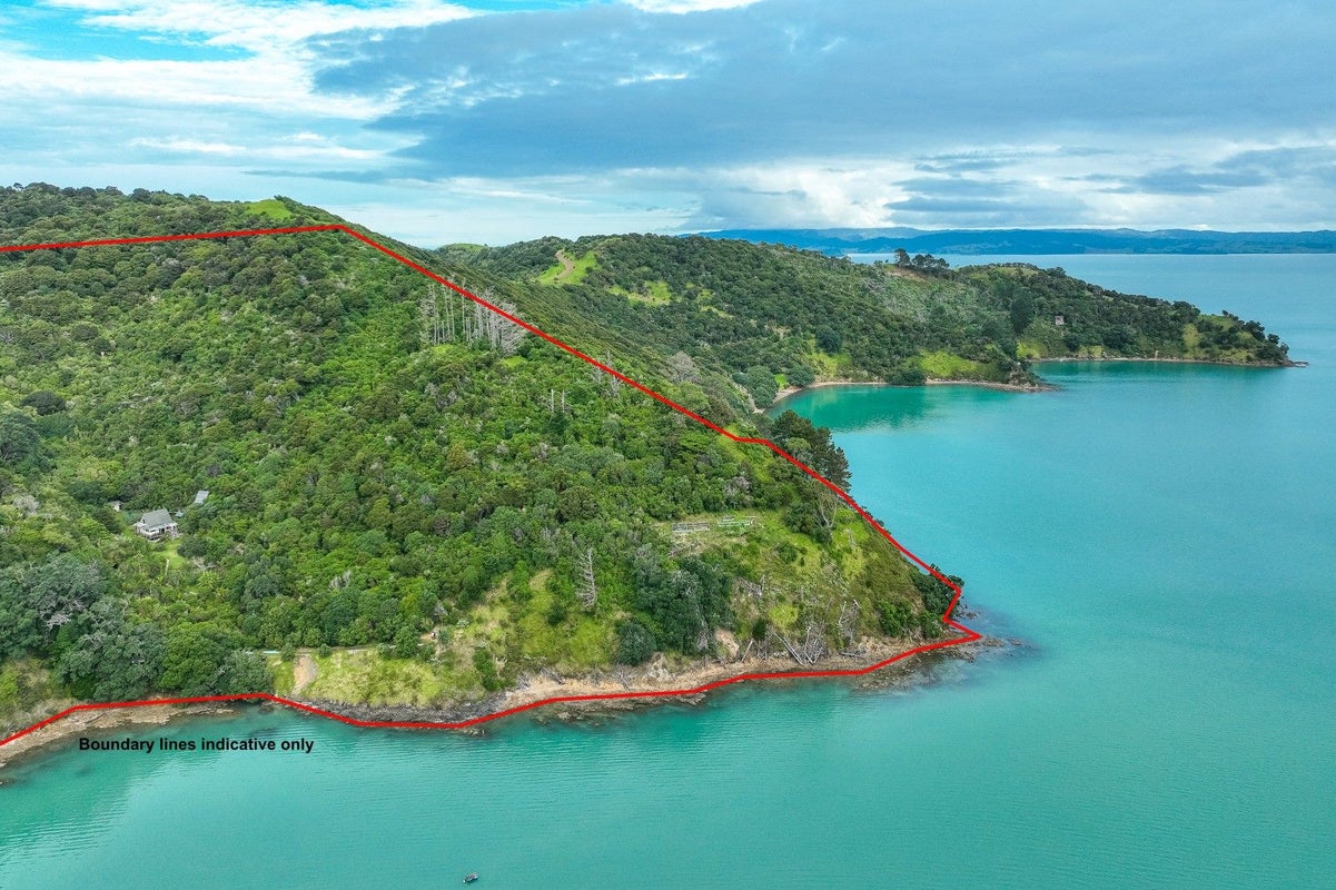 215 Awaawaroa Bay, WAIHEKE ISLAND, WAIHEKE ISLAND - Carousel 22