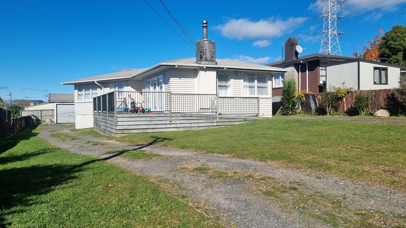 8 Robin Street, Selwyn Heights, Rotorua - Carousel 2