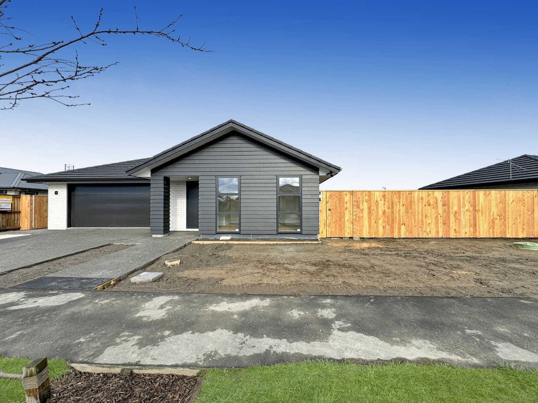 20 Blue Jacket Drive, Halswell, Christchurch - Carousel 1