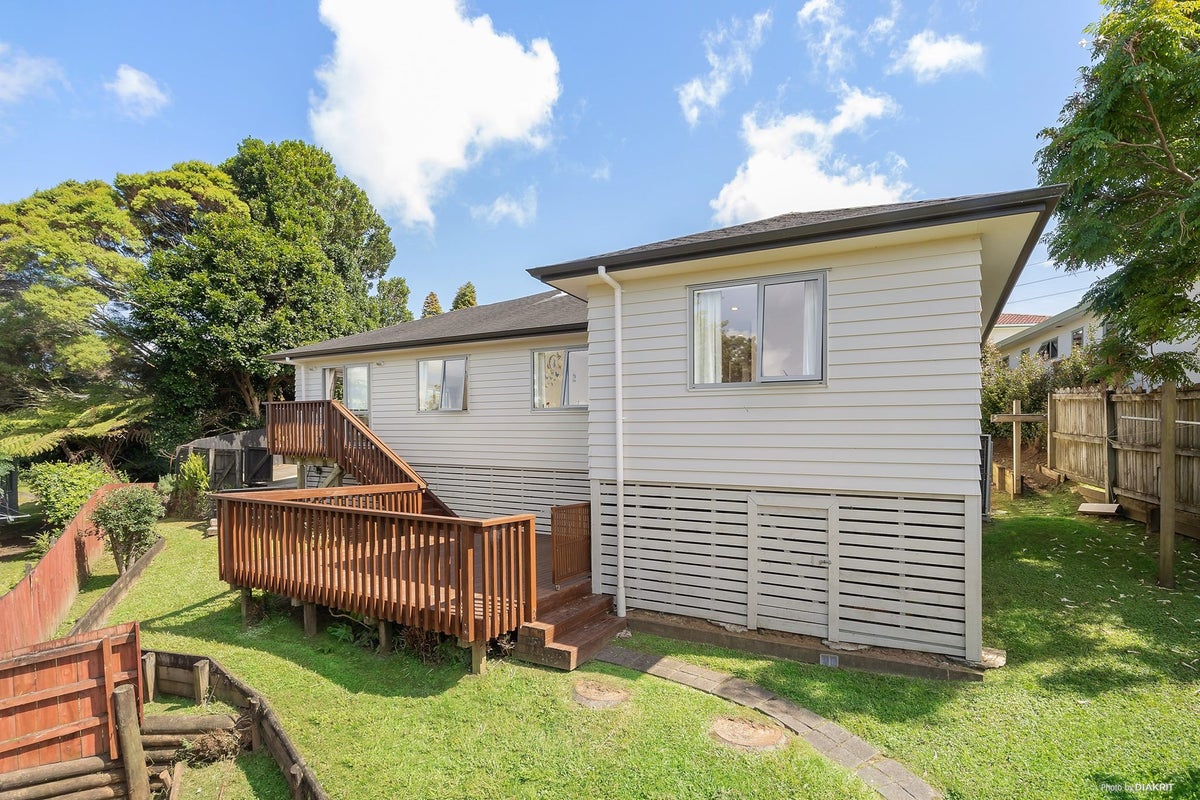 1/15 Cherry Tree Place, Massey, Waitakere - Carousel 1