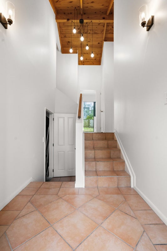 12 Sunny Crescent, Huapai, Kumeu - Carousel 2