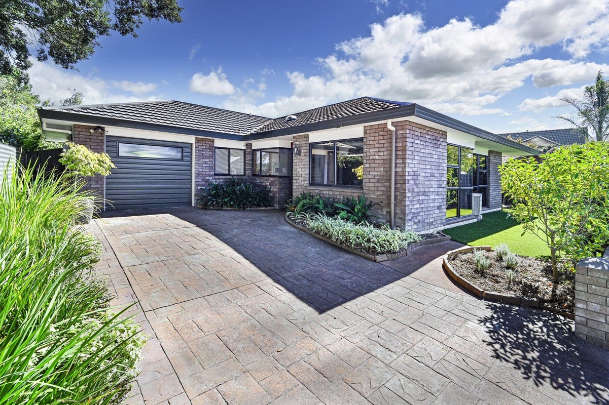 1/703 Charles Street, Raureka, Hastings - Carousel 1