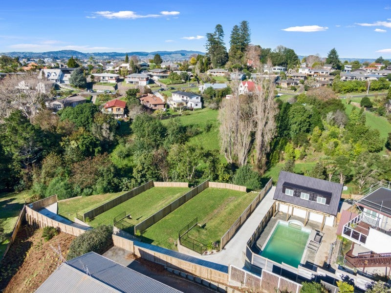 21C Glenn Terrace, Otumoetai, Tauranga - Carousel 1