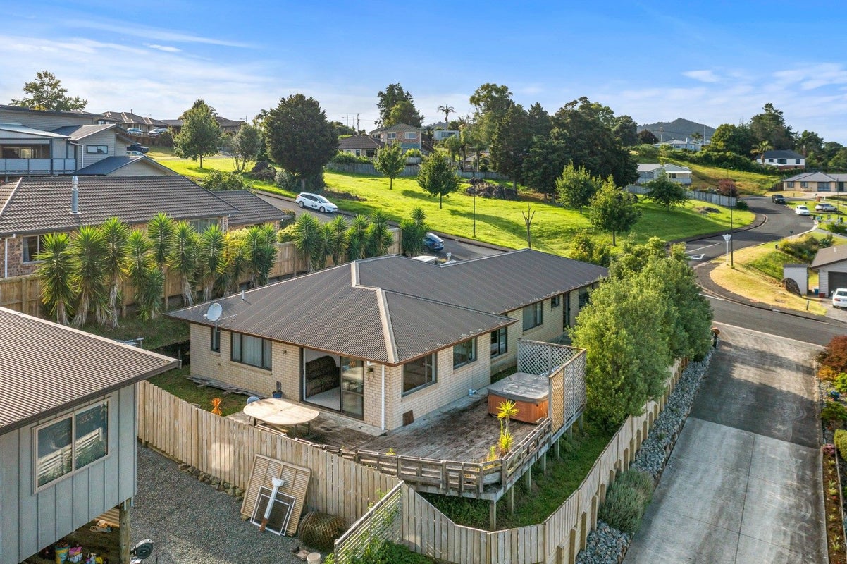 6 Amy Kate Street, Tikipunga, Whangarei - Carousel 2