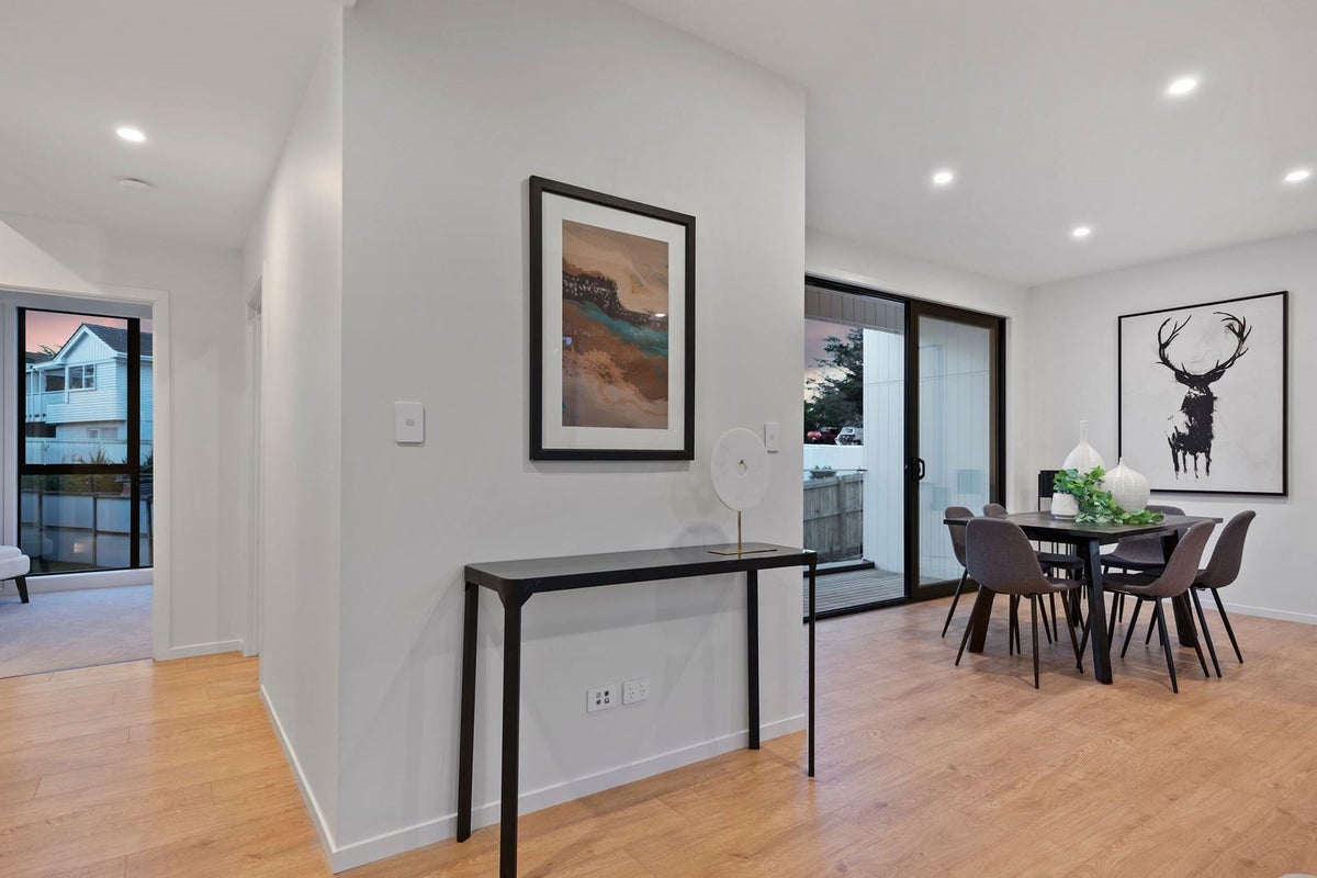 4/278 East Coast Road, Forrest Hill, Auckland - Carousel 2