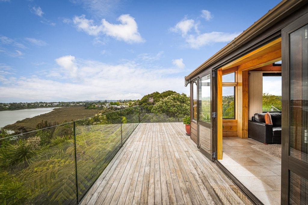 143 West Harbour Drive, West Harbour, Auckland - Carousel 1