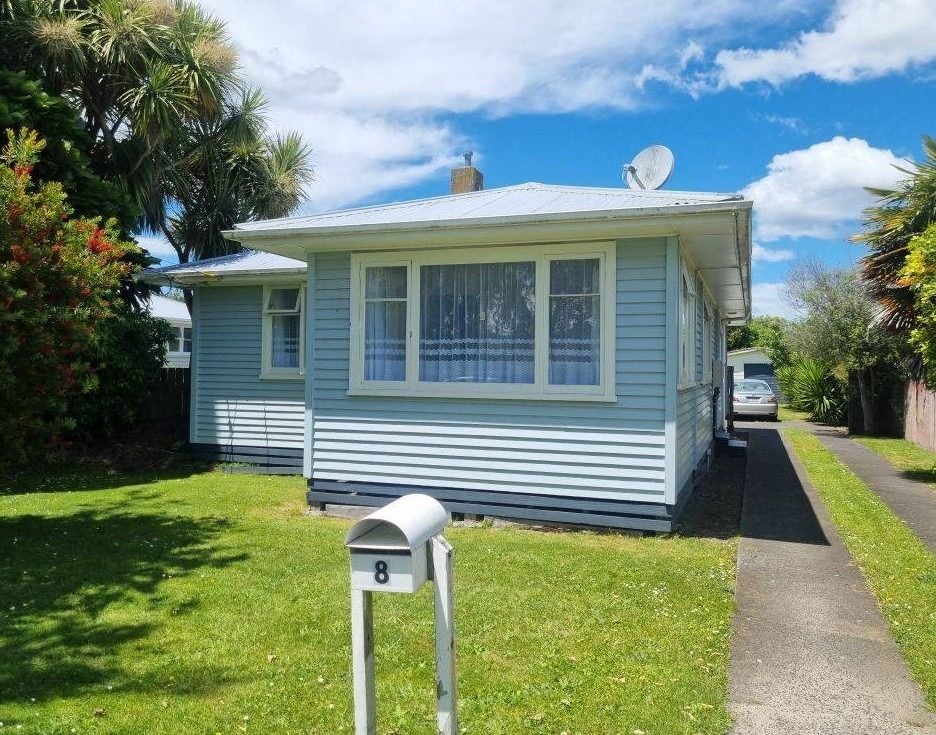 8 Hinemoa Street, Whanganui East, Whanganui - Carousel 1