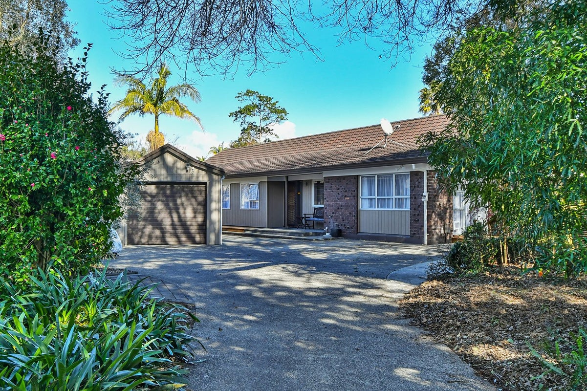 4 The Spinney, Pahurehure, Papakura - Carousel 1