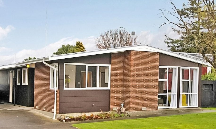 2 Rakino Place, Awapuni, Palmerston North - Carousel 1
