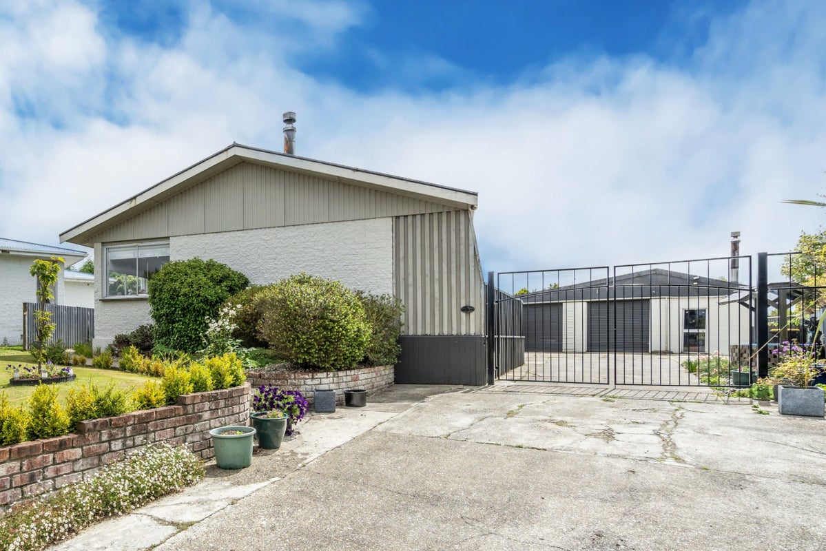 27 Iona Place, Strathern, Invercargill - Carousel 1