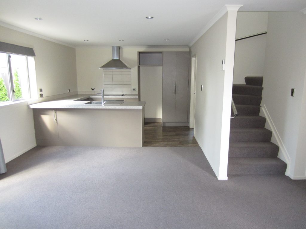 14 Stadium Lane, Whitiora, Hamilton - Carousel 1