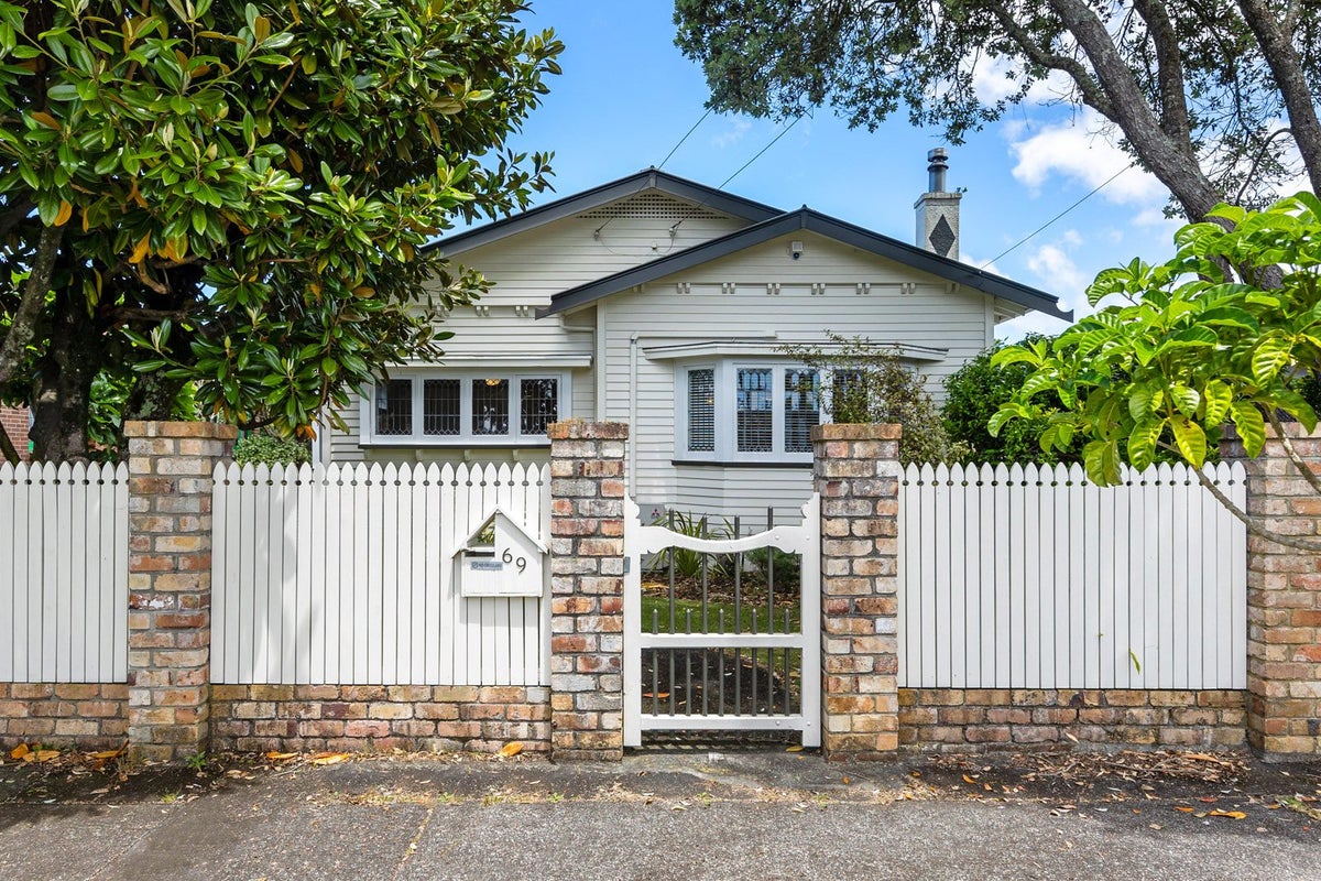 69 Halesowen Avenue, Mount Eden, Auckland - Carousel 1