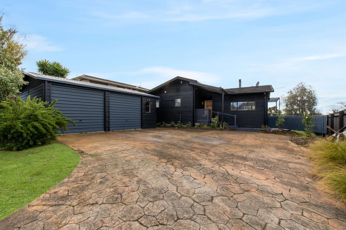 21 Riverside Drive, Waiuku, Waiuku - Carousel 2
