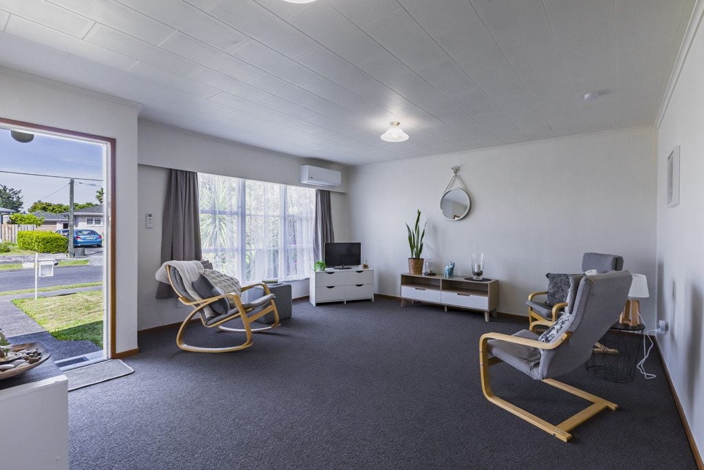 10 Trevelyan Street, Onekawa, Napier - Carousel 2