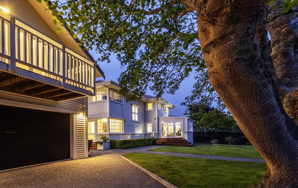 25 Friend Street, Karori, Wellington - Carousel 1