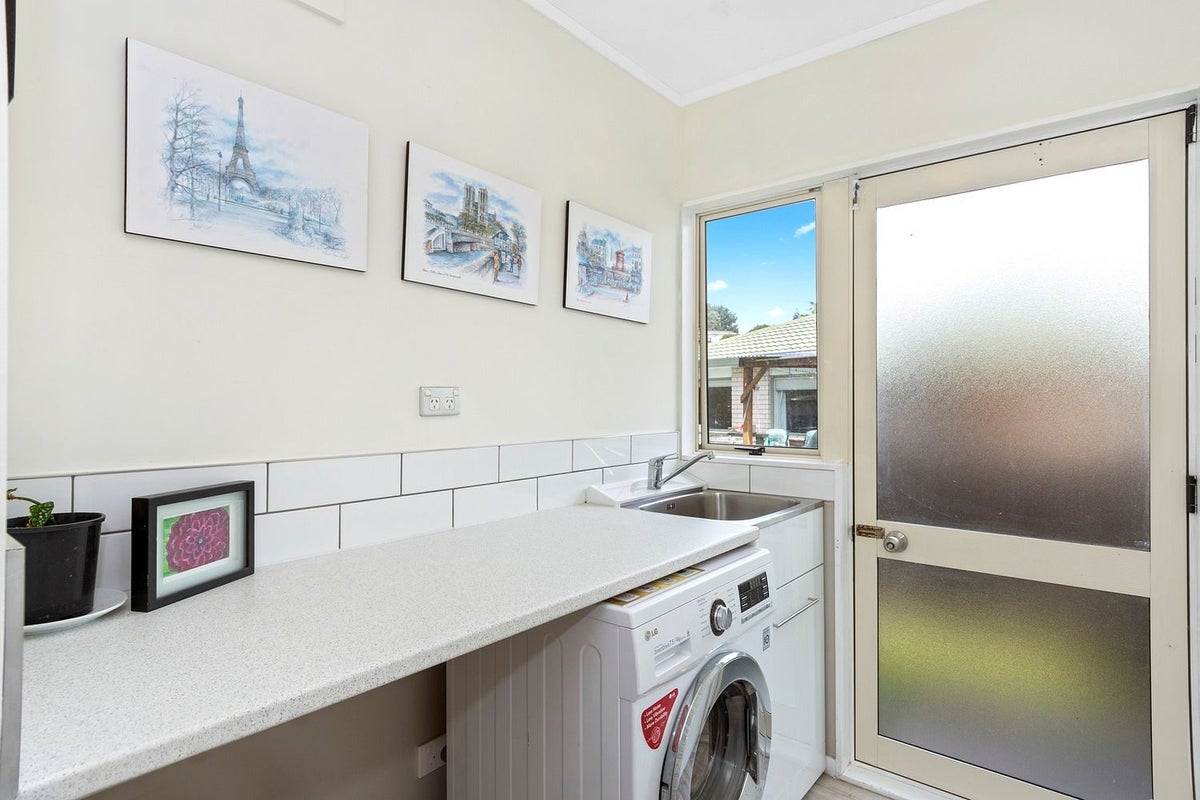 25 Sunvale Place, Gate Pa, Tauranga - Carousel 15