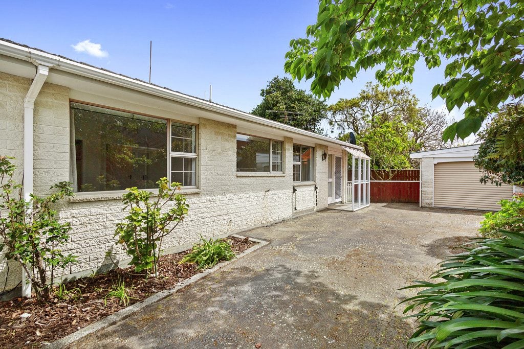 3/51 Ludlam Crescent, Woburn, Lower Hutt - Carousel 1