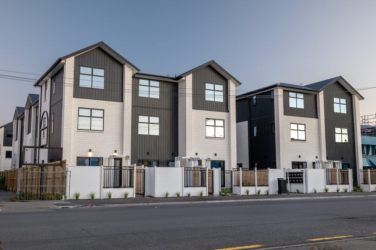 2/338 Cashel Street, Christchurch Central, Christchurch - Carousel 1