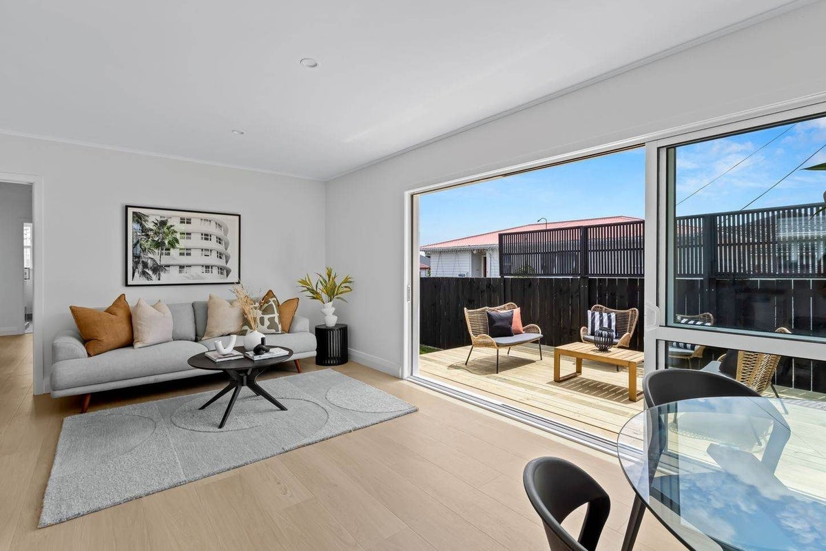 15C Hamurana Place, Te Atatu Peninsula, Auckland - Carousel 2