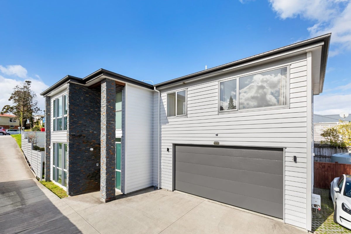 436 East Coast Road, Windsor Park, Auckland - Carousel 1